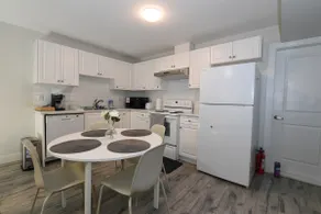 2BR | Private Entry | Sleeps 6 | 2 Parking - Image 3