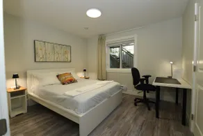 2BR | Private Entry | Sleeps 6 | 2 Parking - Image 4