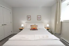 2BR | Private Entry | Sleeps 6 | 2 Parking - Image 5