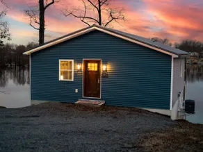 Blue Blessing, Hot tub, Waterfront, bunk room - Image 5