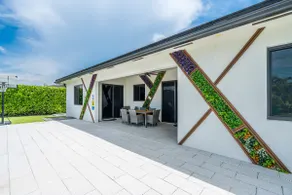 The Luxe Retreat – Heated Pool - Image 5