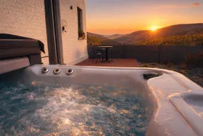 The Secret Passage - Wellness Suite with Jacuzzi - Image 2