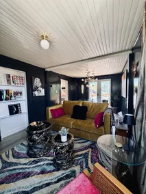 Hollywood Haven in downtown Barrie Ontario - Image 2