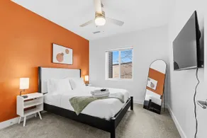 Downtown CLEV 2BR | Free Garage + Pets, W/D - Image 2