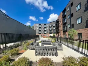 University Circle | Sleeps 6, Free Park, W/D & GYM - Image 2
