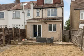 Large 5Bed House London Next CUH Free Parking - Image 5