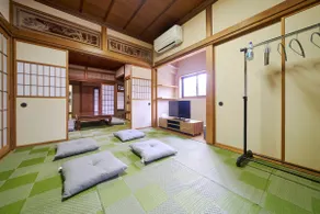 Spacious, private, traditional Japanese house. Toyama Station is a 15-minute walk. 1-8 people. An inn where you can have fun. Parking is available. - Image 3