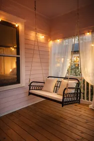 Family Coffee House, Pet Friendly & Private Yard - Image 2