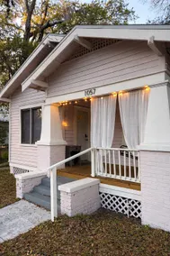 Family Coffee House, Pet Friendly & Private Yard - Image 3