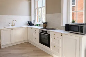 High Quality Central Christchurch Apartment - Image 5