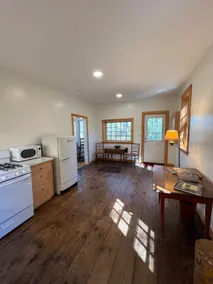 Rustic cabin with A/C at historic orchard & cidery - Image 5