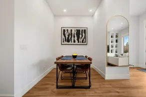 Bright Stylish 3BR | AC | Sleeps 5 | 13 mins to DT - Image 2