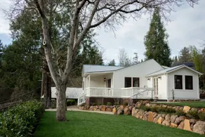 The Parsonage 1865 | Bungalow downtown - Image 4