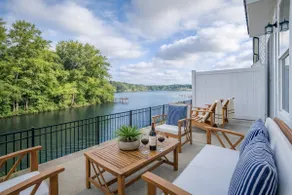 Lakefront Home w/ PVT Boat Slip + Walk to Dining - Image 5