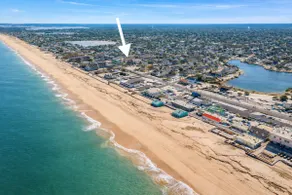 The Blue Lagoon-2 Bed, 2 Bath condo steps to beach - Image 2