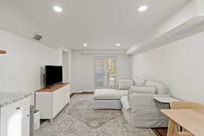 King Bed | Private Entrance | EV Charger | Patio - Image 4