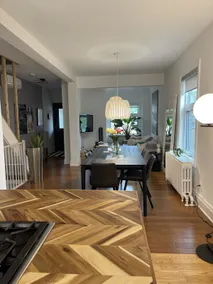 Beautiful East-End Century Home -City & Lake - Image 2