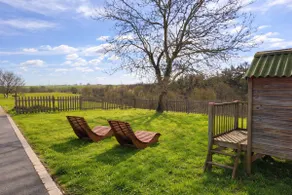 Country house with covered play area - Image 4