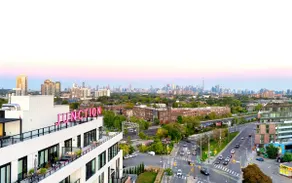 8-Min to Downtown, Stylish 3BR Urban Oasis - Image 5