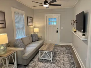 Modern Oneida Lake Cottage - Image 2