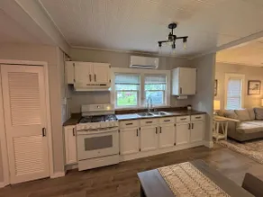 Modern Oneida Lake Cottage - Image 5