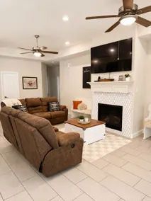 Enjoy a modern, fully furnished 4-bedroom home - Image 5