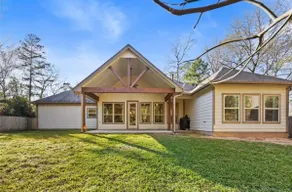Enjoy a modern, fully furnished 4-bedroom home - Image 3