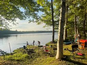 The Lazy Fox Lakefront Cabin Getaway - Image 2