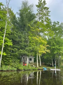 The Lazy Fox Lakefront Cabin Getaway - Image 4