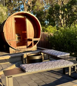 Central, stunning water views, sauna and firepit - Image 3