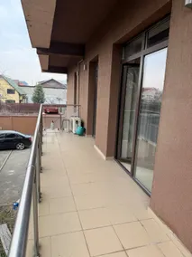 Apartment with its own parking and secure access. - Image 5