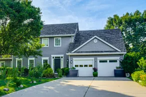 Endless Fun! Family Home w/ Spacious Yard in Clive - Image 3