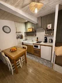 Le Logis du Coteau Guest House - Image 2