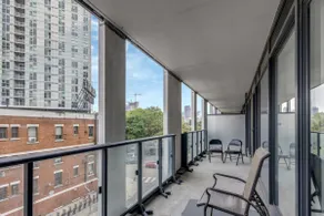 Refined 2BR near Queen Street and Allan Gardens - Image 4