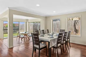 Spacious 2-Storey 4BR House Family Friendly - Image 5