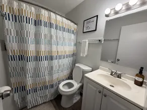 The Rosebud - Pet Friendly Duplex near Downtown - Image 4