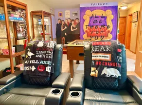 Fun Escape Friends Central Perk - Starved Rock - Image 3