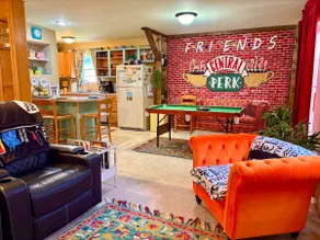 Fun Escape Friends Central Perk - Starved Rock - Image 4