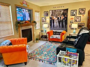 Fun Escape Friends Central Perk - Starved Rock - Image 2