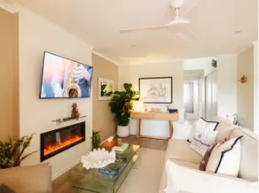 High Street Hideaway in the Hinterland - Image 2