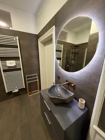 Central apartment in Viennese old building - Image 3