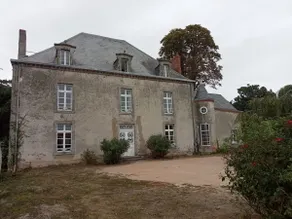 chateau outbuilding - Image 2
