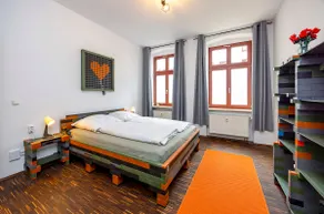2-room Dresden flat, prime location, sleeps 5 - Image 3