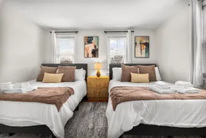 New Lux Boston 4BR| Fenway|Longwood|2Free Parking - Image 3