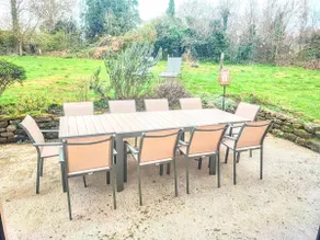 Countryside holiday home with large garden - Image 4