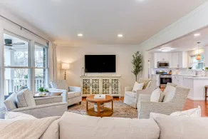 Renovated, Charming! 12 min to Med. Dist, 5 beds! - Image 4