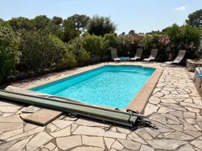 Charming studio with private pool - Image 3