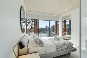 Prime Downtown Location 39th Floor Stunning Views! - Image 4