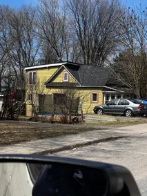 Lakeside house, conveniently located for families - Image 2