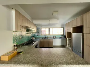 Modern apartment with ocean view - Image 2